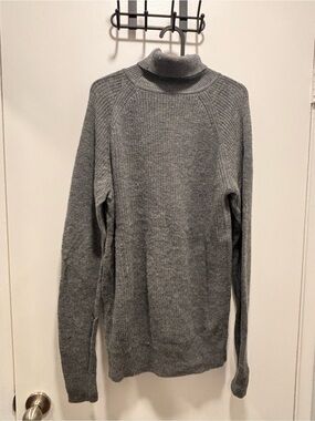 Muji Men's Gray Ribbed Turtleneck Sweater